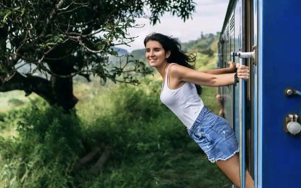 Kandy to Ella scenic train ride
